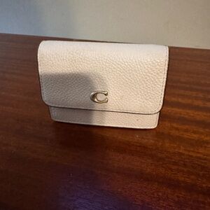 Coach Wallet on Chain